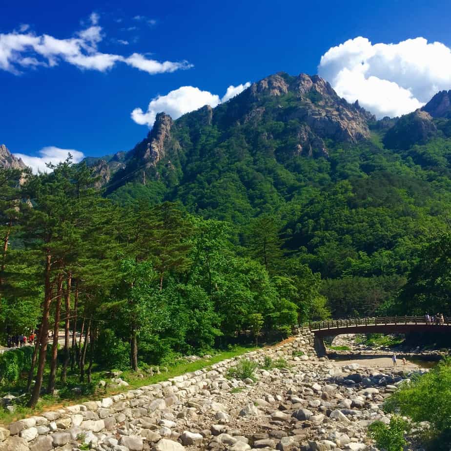 How to make budget travel your best trip yet: a cheap trip to the stunning Seoraksan national park