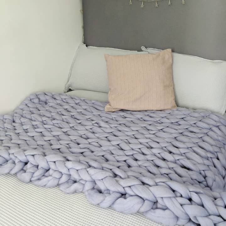 DIY Chunky Knit Queen Blanket